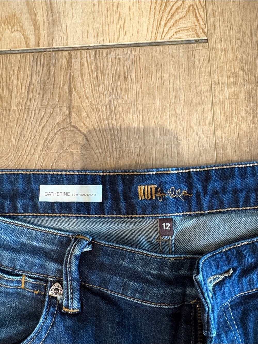 Kut from the Kloth Women's Denim Shorts in Dark Blue Wash - Picture 2 of 3